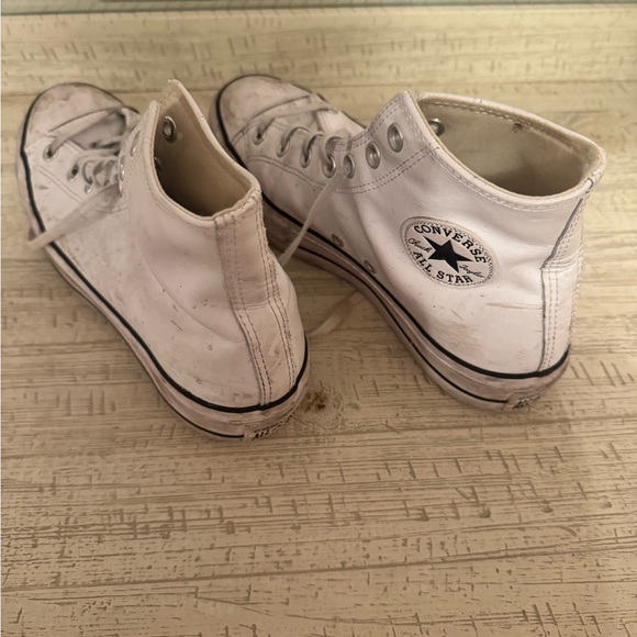 Converse - Picture 2 of 4